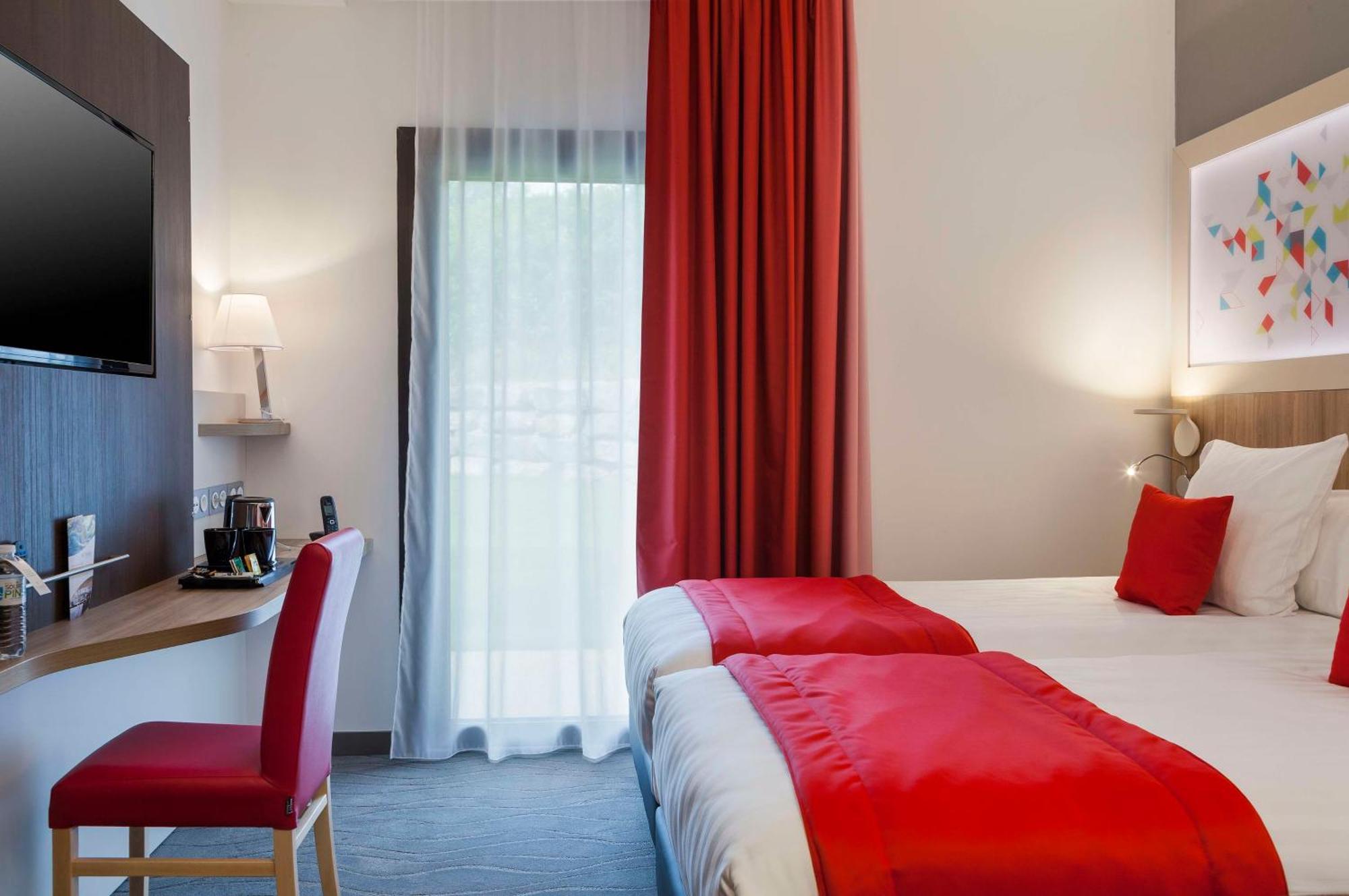 Brit Hotel Privilege Figeac Exterior photo