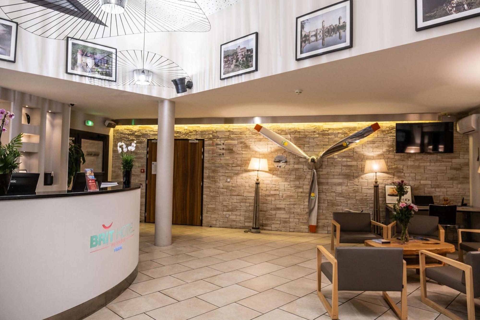Brit Hotel Privilege Figeac Exterior photo