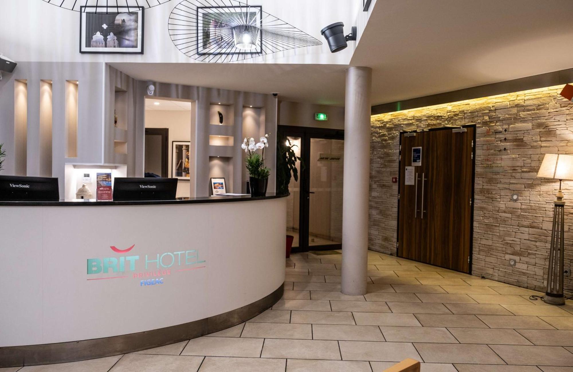 Brit Hotel Privilege Figeac Exterior photo